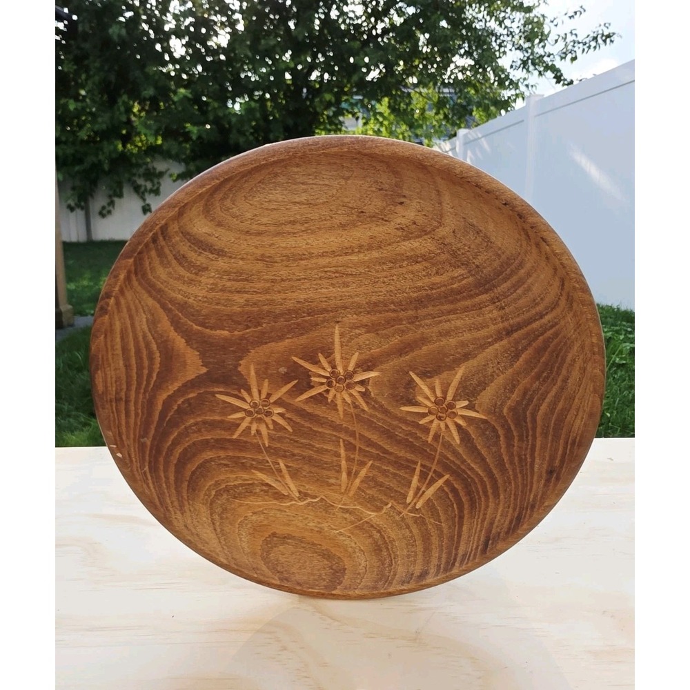 HANDARBEIT Decorative Wooden Carved Edelweiss Flowers Plate 9.5" Round